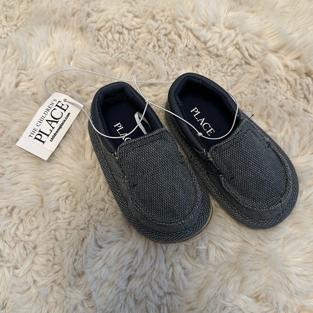 NWT The Children’s Place Slip on Casual Shoe in Blue Size 5